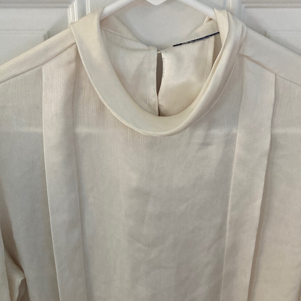 Chic Women's Cream Blouse with Stylish Neck Tie *No Size Tag: 38" Chest - Picture 10 of 12